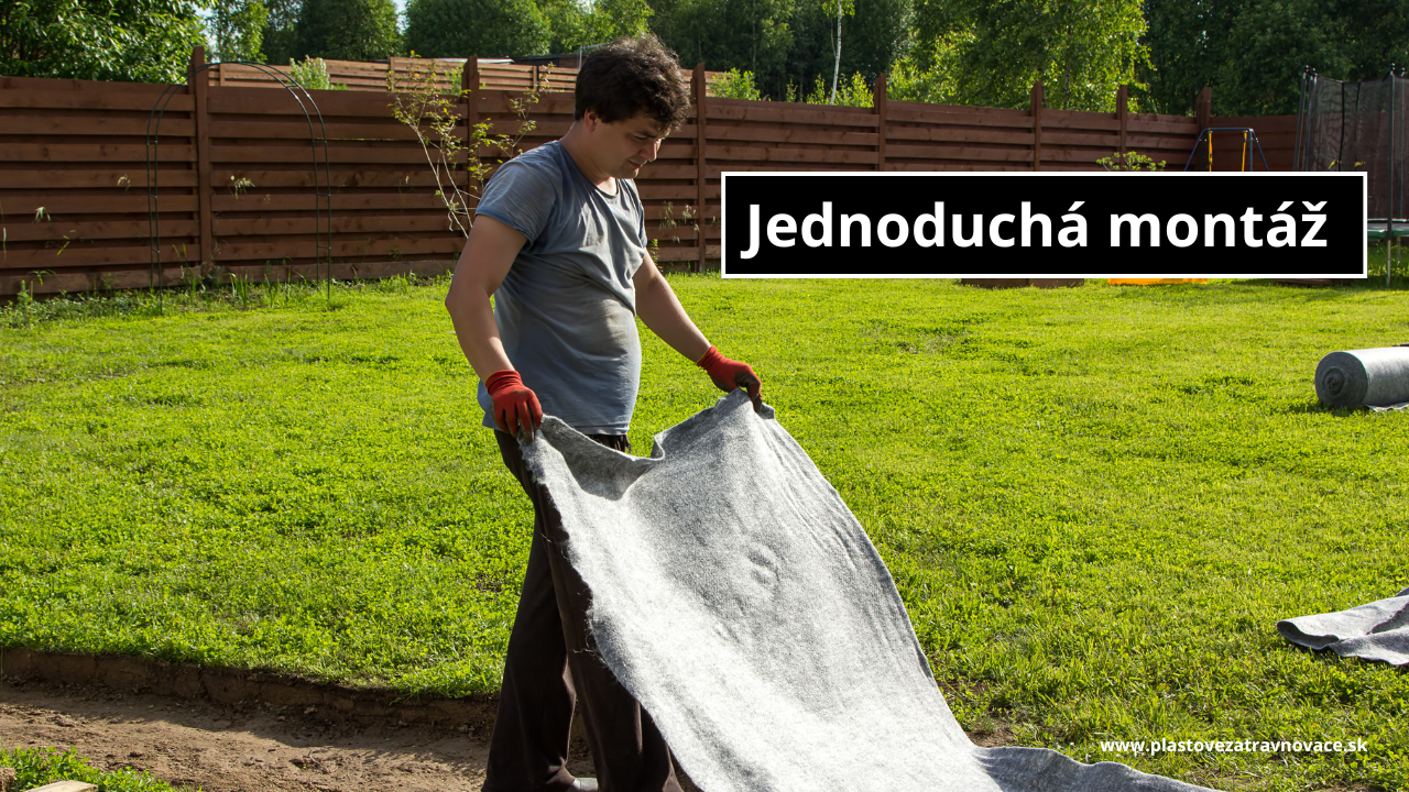 otec inštaluje geotextíliu na budúcu príjazdovú cestu z plastových zatrávňovačov N40 PLUS