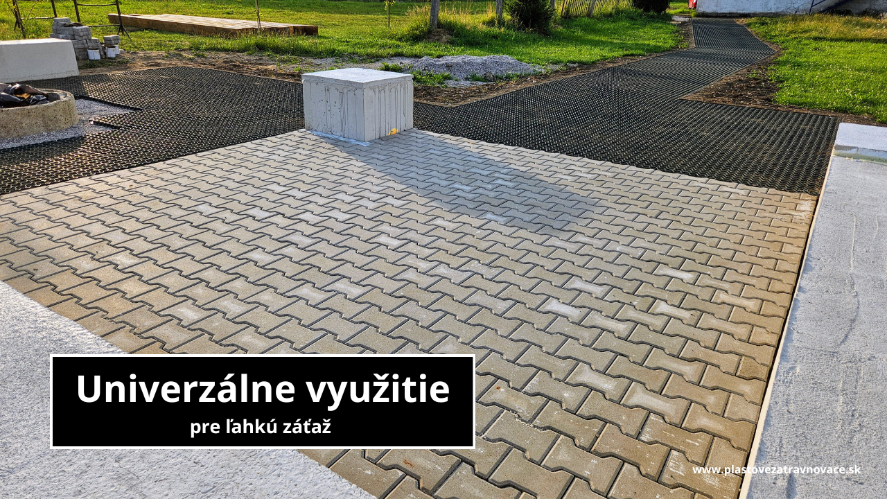nepriepustná betónová plocha vs. priepustná plocha zo zatrávňovacej dlažby