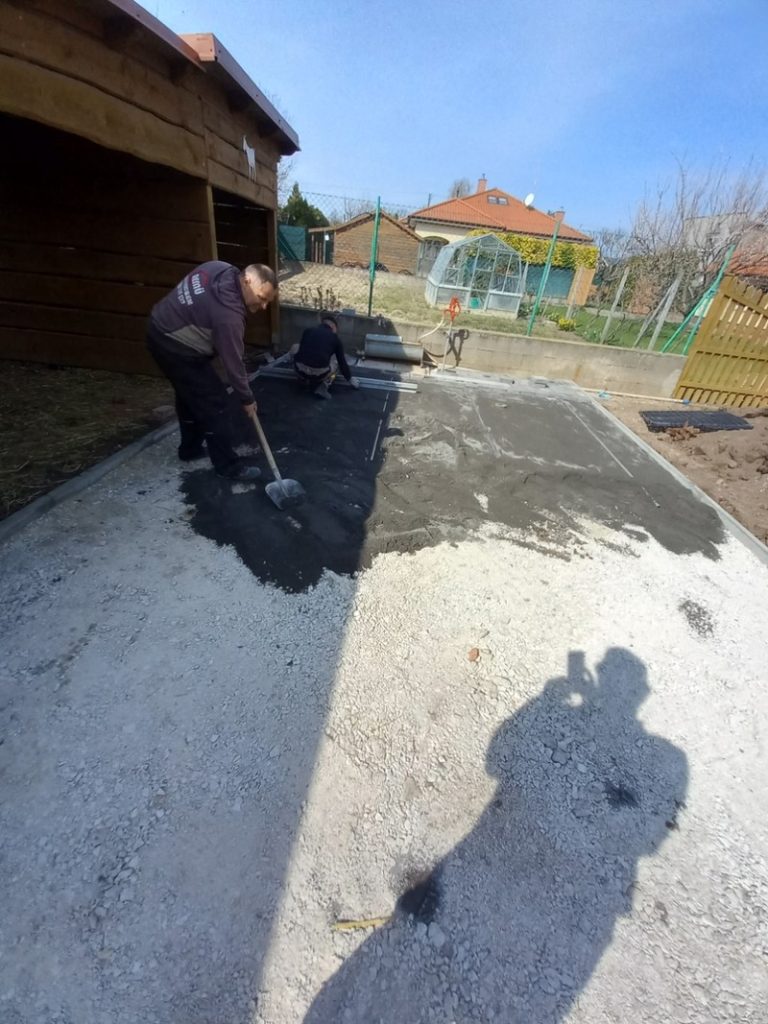 Montáž na stojisku dobytka