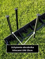 Plastový klinec na uchytenie obrubníka