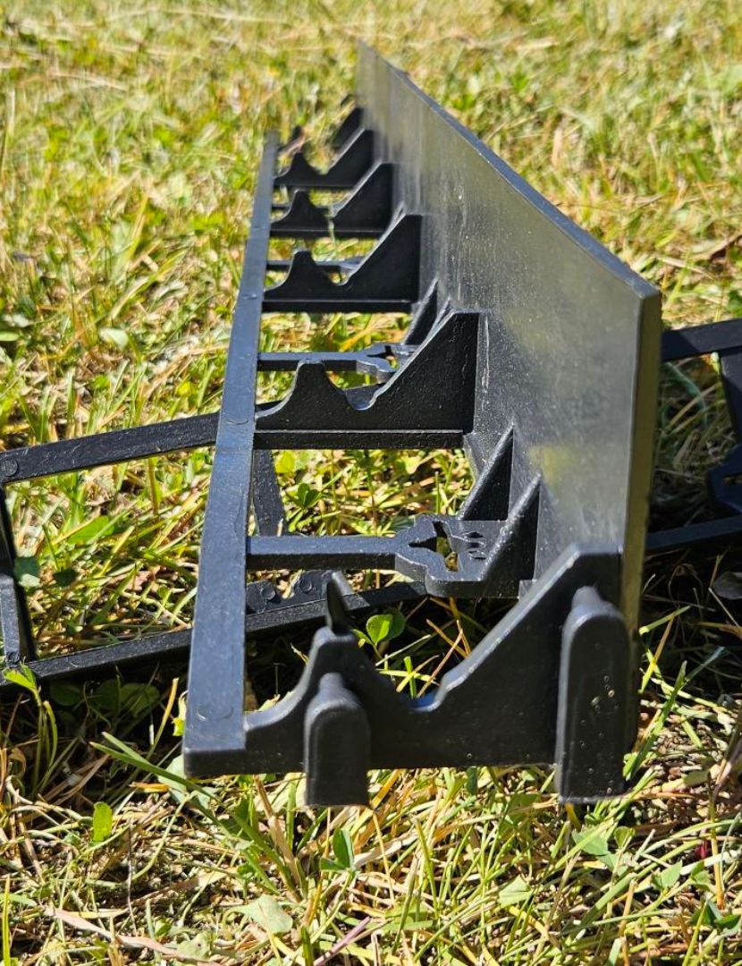 neviditeľný plastový obrubník do záhrady s výškou 78mm
