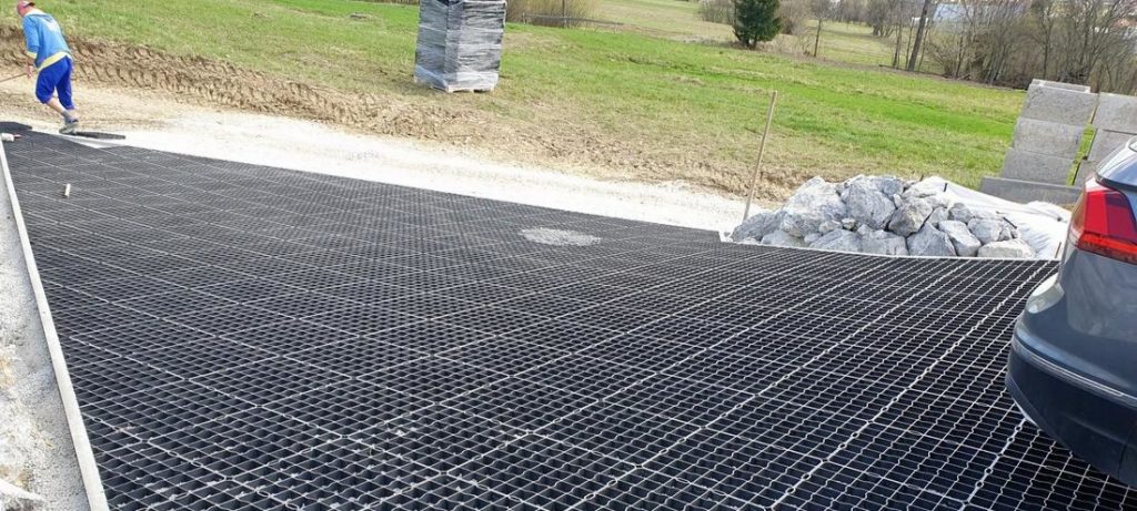 montáž zatrávňovacej dlažby N40 spájanie